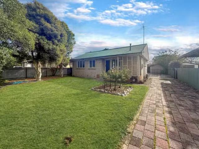 Cozy 3 BR 168 Wantigong Street, North Albury House for rent L.