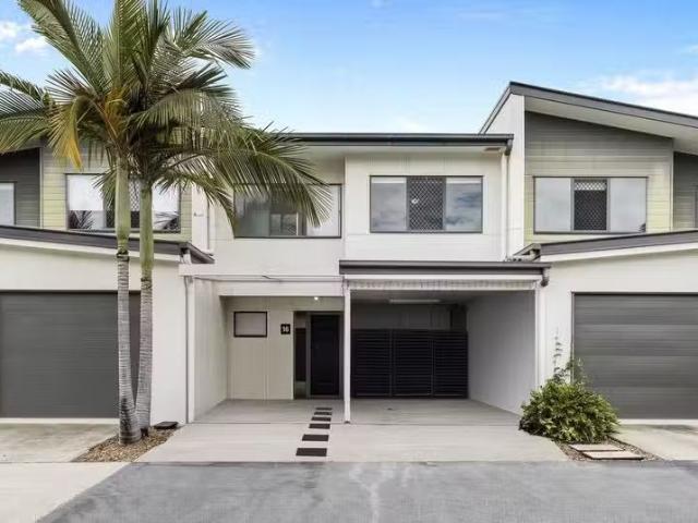 Nice 3 BR 16/25 Bicentennial Road, Boondall, QLD 4034 Townho.