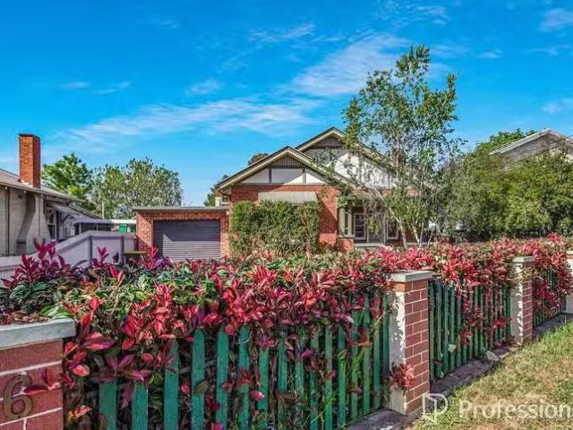 For Rent! 3 BR 16 Gormly Avenue, Wagga Wagga, NSW 2650