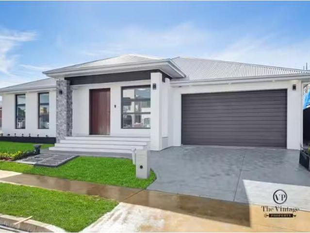 New 3 BR 16 Sharples Circuit, Oran Park House for rent Listed.