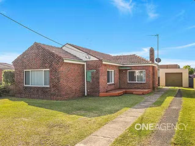 Rental! 3 BR 176 Tongarra Road, Albion Park, NSW 2527