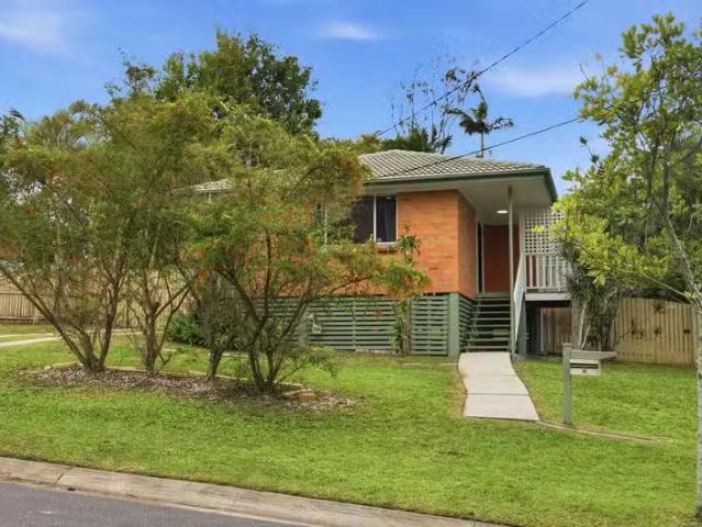 For Rent! 3 BR 17 Carlotta Street, SLACKS CREEK, QLD 4127 Ho.