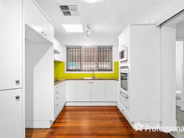 Cheap 3 BR 17 Diana Crescent, Lockridge, WA 6054