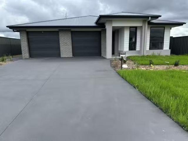 For Rent! 3 BR 18 Assay Street, GILLIESTON HEIGHTS House for r.