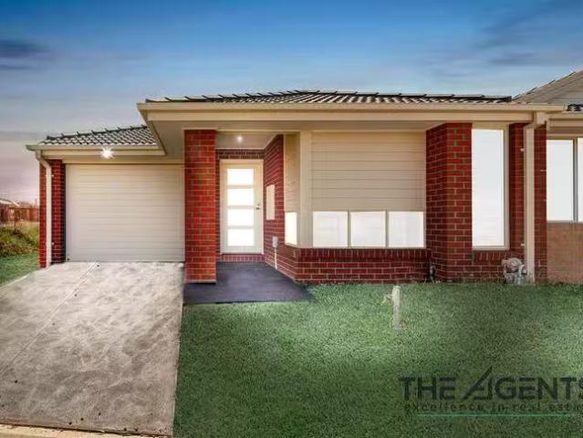 Cheap 3 BR 18 Rockingham Circuit, Harkness, VIC 3337