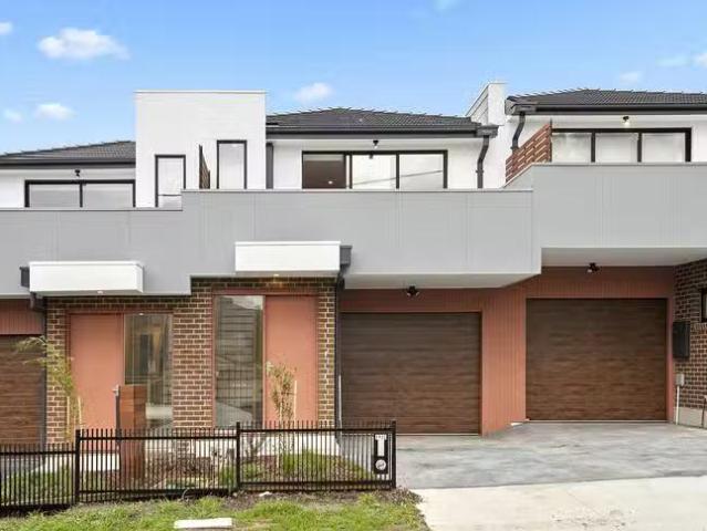 For Rent! 3 BR 192C Boronia Road, Boronia, VIC 3155