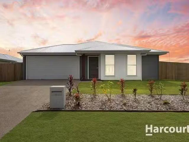 Charming 3 BR 1 Dorrigo Court, Eli Waters, QLD 4655