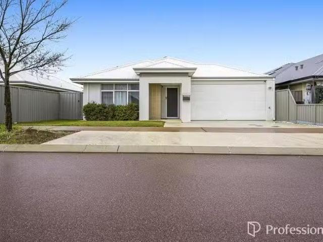 Charming 3 BR 1 Graceful Street, Byford, WA 6122