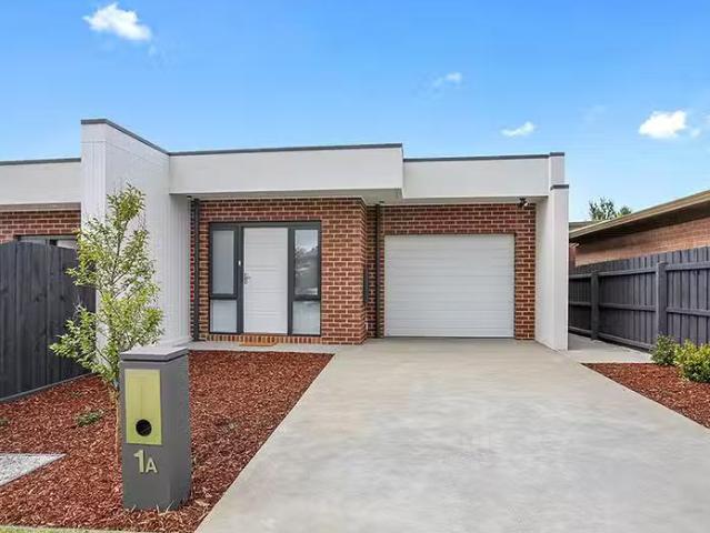 Charming 3 BR 1A Elliott Avenue, Highton, VIC 3216