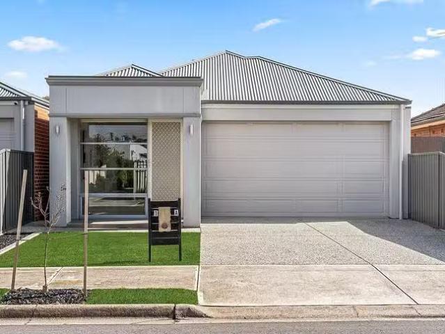 Nice 3 BR 1A Richard Street, Findon, SA 5023