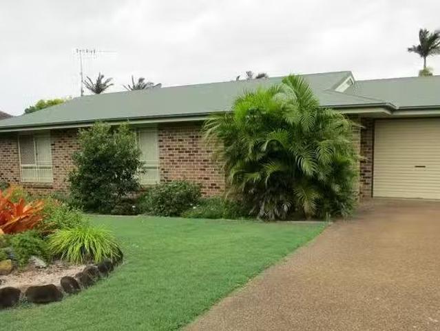 Deal! 3 BR 20 Elworthy Street, Bargara, QLD 4670