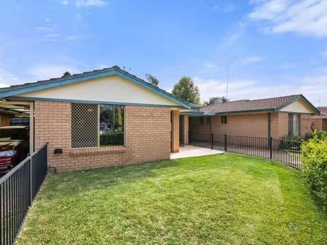 Rental! 3 BR 2/17 Casilda Place, Cooloongup, WA 6168