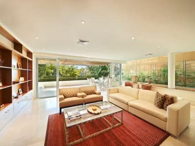 Just in! 3 BR 2/10 Yarranabbe Road, Darling Point Apartment fo.