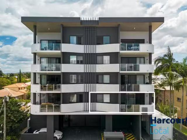 Cheap 3 BR 2/129 Bage Street, NUNDAH, QLD 4012 Apartment for.