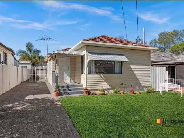 Unique 3 BR 21 Lang Street, Padstow House for rent Listed by.