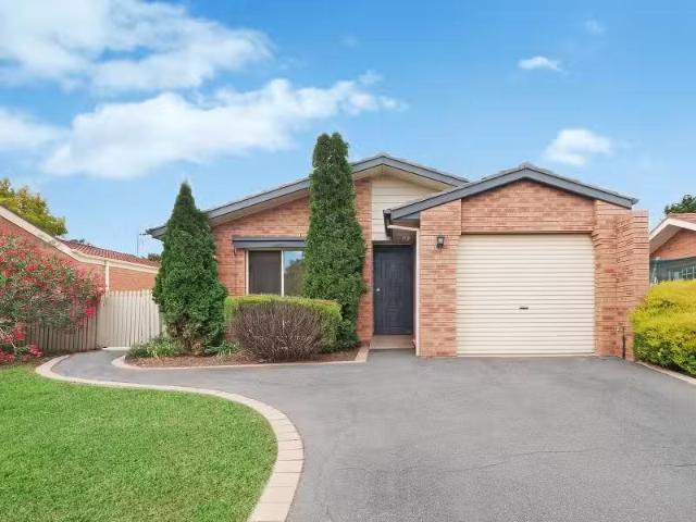 Unique 3 BR 22 Mundang Street, Ngunnawal House for rent Liste.