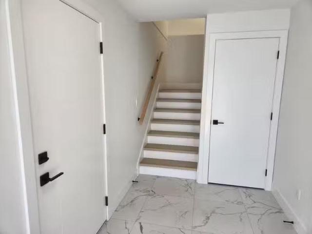 Cozy 3 BR 2302 Hudson Terrace 1 2302 Hudson Terr #1