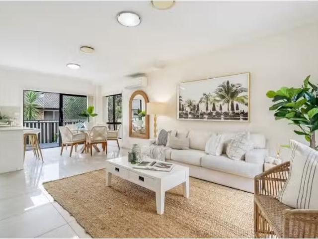 Charming 3 BR 2/44 46 Stella St, Long Jetty House for rent Li.