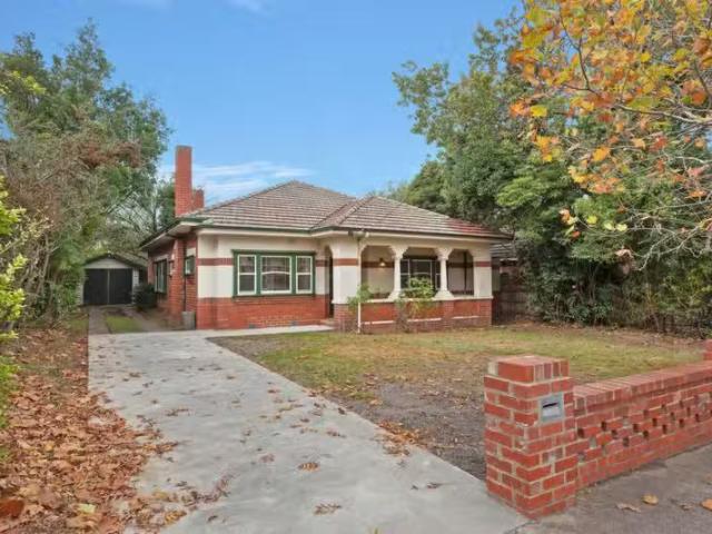 For Rent! 3 BR 249 Union Rd, Surrey Hills VIC 3127 House For.