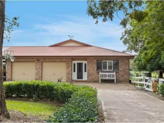 New 3 BR 2/41 43 The Expressway, ALBION PARK House for rent L.