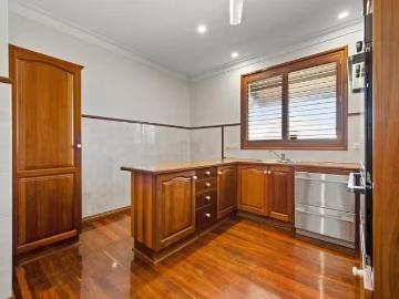 Cheap 3 BR 24 Jose Street, Beachlands, WA 6530