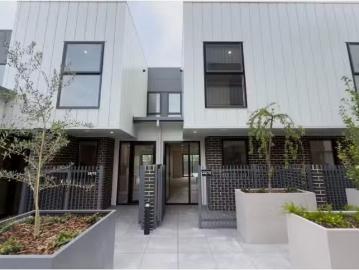 Rental! 3 BR 25/75 Kate Crace Street, Gungahlin Townhouse for.