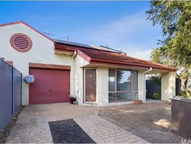 For Rent! 3 BR 25/10 Federal Highway, Watson Apartment for ren.