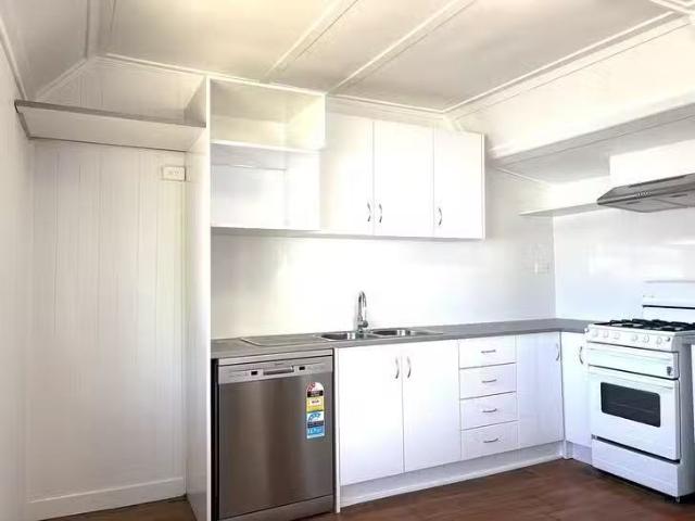 For Rent! 3 BR 25 Crown Street, South Brisbane, QLD 4101