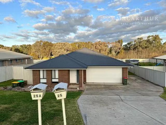 For Rent! 3 BR 25 Sunvale Crescent, Estella House for rent Li.