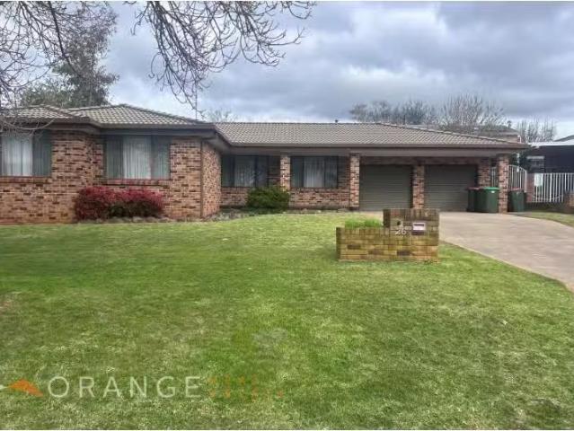 Unique 3 BR 26 Phillip Street, Orange House for rent Listed b.
