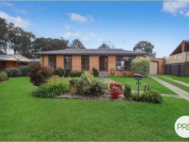 Deal! 3 BR 26 Yellow Gum Way, THURGOONA House for rent Listed.
