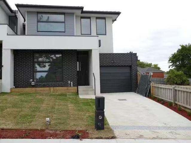 Cozy 3 BR 26B Raymond Street, Ashwood, VIC 3147
