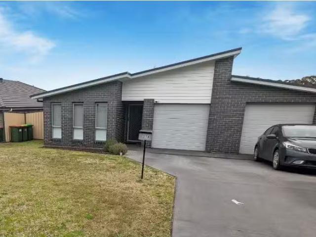 Cheap 3 BR 27A Tempranillo Crescent, CESSNOCK House for rent.