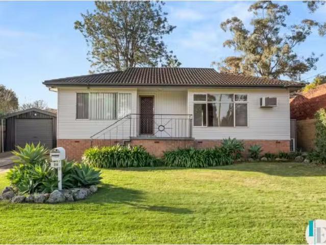 Cozy 3 BR 28 William Beach Road, Kanahooka House for rent Lis.