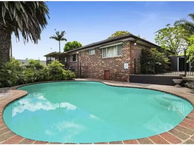 Nice 3 BR 29 Giles Crescent, RUSE House for rent Listed by Pa.