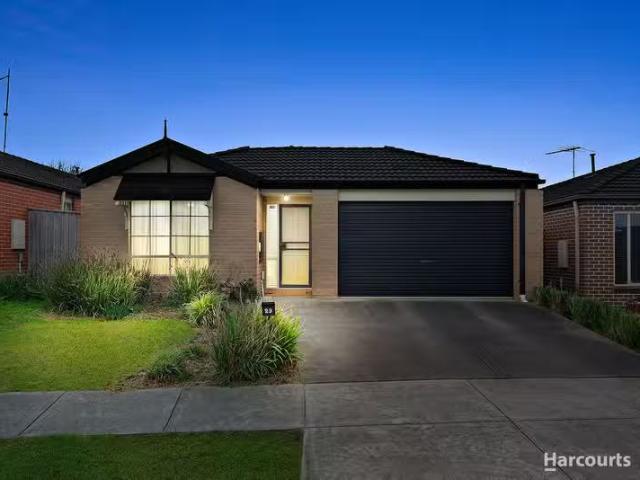 For Rent! 3 BR 29 Irving Road, Pakenham, VIC 3810 House for.