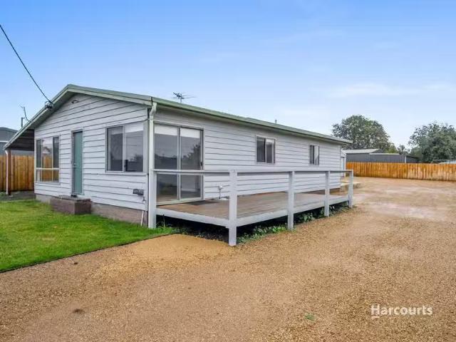 For Rent! 3 BR 2 Frederick Street, SORELL, TAS 7172 House fo.