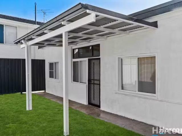 Just in! 3 BR 2A Keira Close, Valentine, NSW 2280 Unit for R.