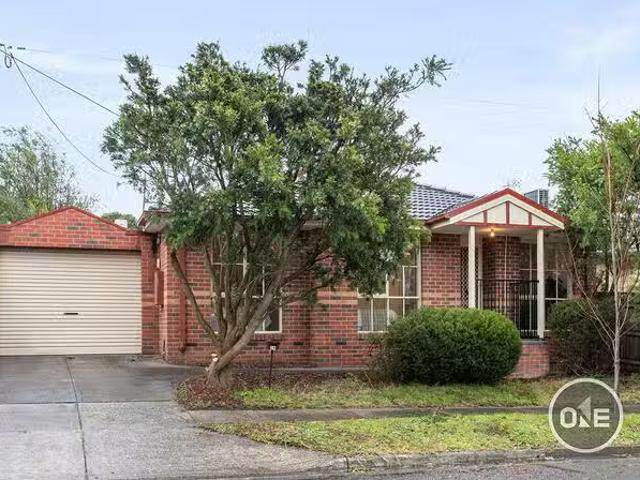 Deal! 3 BR 2A Mardion Drive, Nunawading, VIC 3131