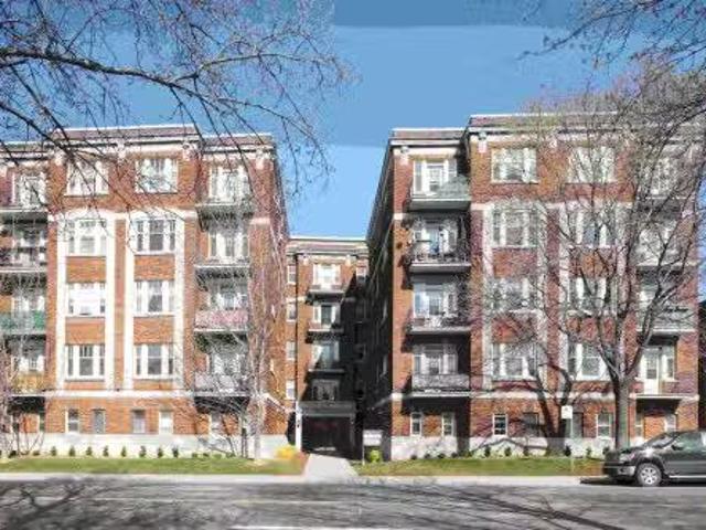 Cozy 3 BR 304 4557 Rue Sherbrooke O. Westmount, QC, H3Z 1E8.