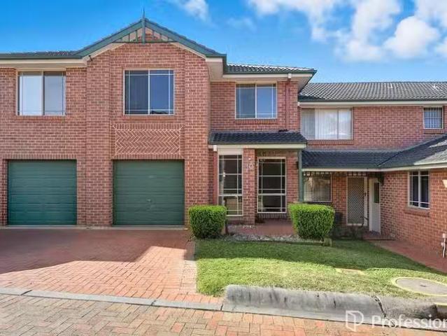 Nice 3 BR 30/6 Parkholme Circuit, Englorie Park, NSW 2560