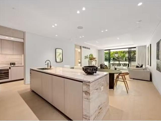 Cheap 3 BR 302/34 Cross Street, Double Bay Apartment for rent.
