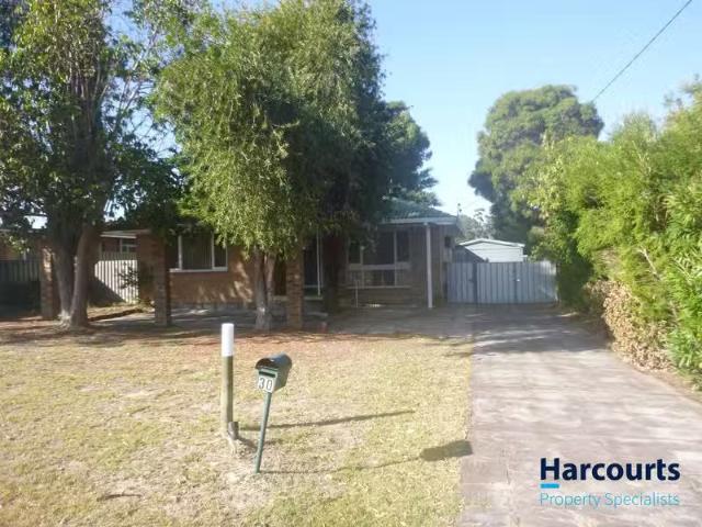 Charming 3 BR 30 Golders Way, GIRRAWHEEN, WA 6064 House for.