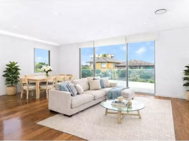 New 3 BR 3/100 Howard Avenue, Dee Why Apartment for rent List.