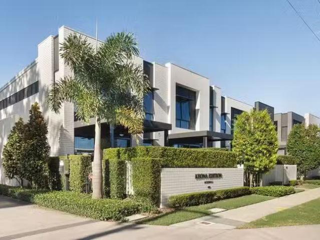 Rental! 3 BR 3/122 Keona Road, Mcdowall, QLD 4053