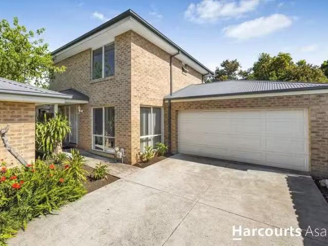 Deal! 3 BR 3/12 Anderson Street, Pakenham, VIC 3810 Townhous.
