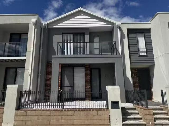 Just in! 3 BR 31 Grover Way, Ellenbrook, WA 6069