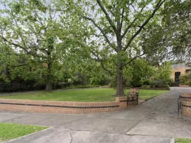 Just in! 3 BR 320 Doncaster Road, Balwyn North VIC 3104 Hous.