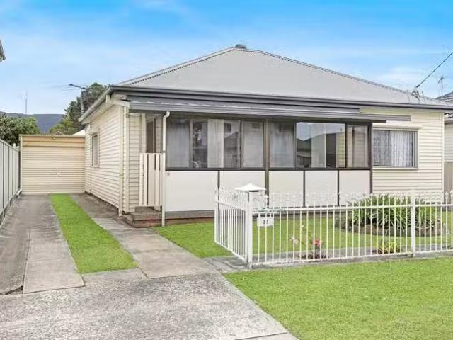 Cozy 3 BR 32 Donald Street, Fairy Meadow, NSW 2519