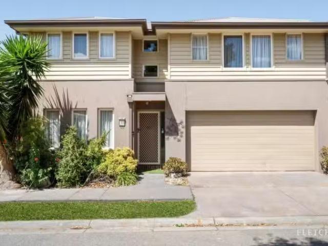 Just in! 3 BR 33 Tilbavale Close, Hallam VIC 3803 Townhouse.